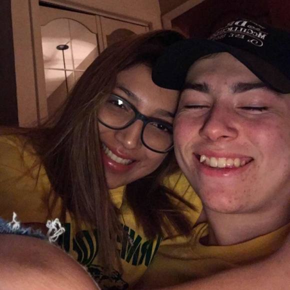 Meet your Posher, Itzel - Picture 1 of 1